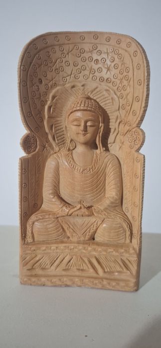 Buda figura feita em madeira de sandalo