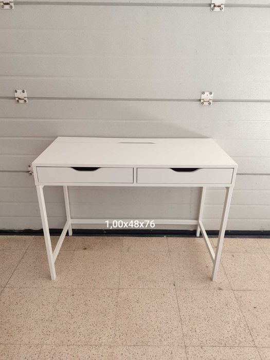 Secretária modelo Alex IKEA