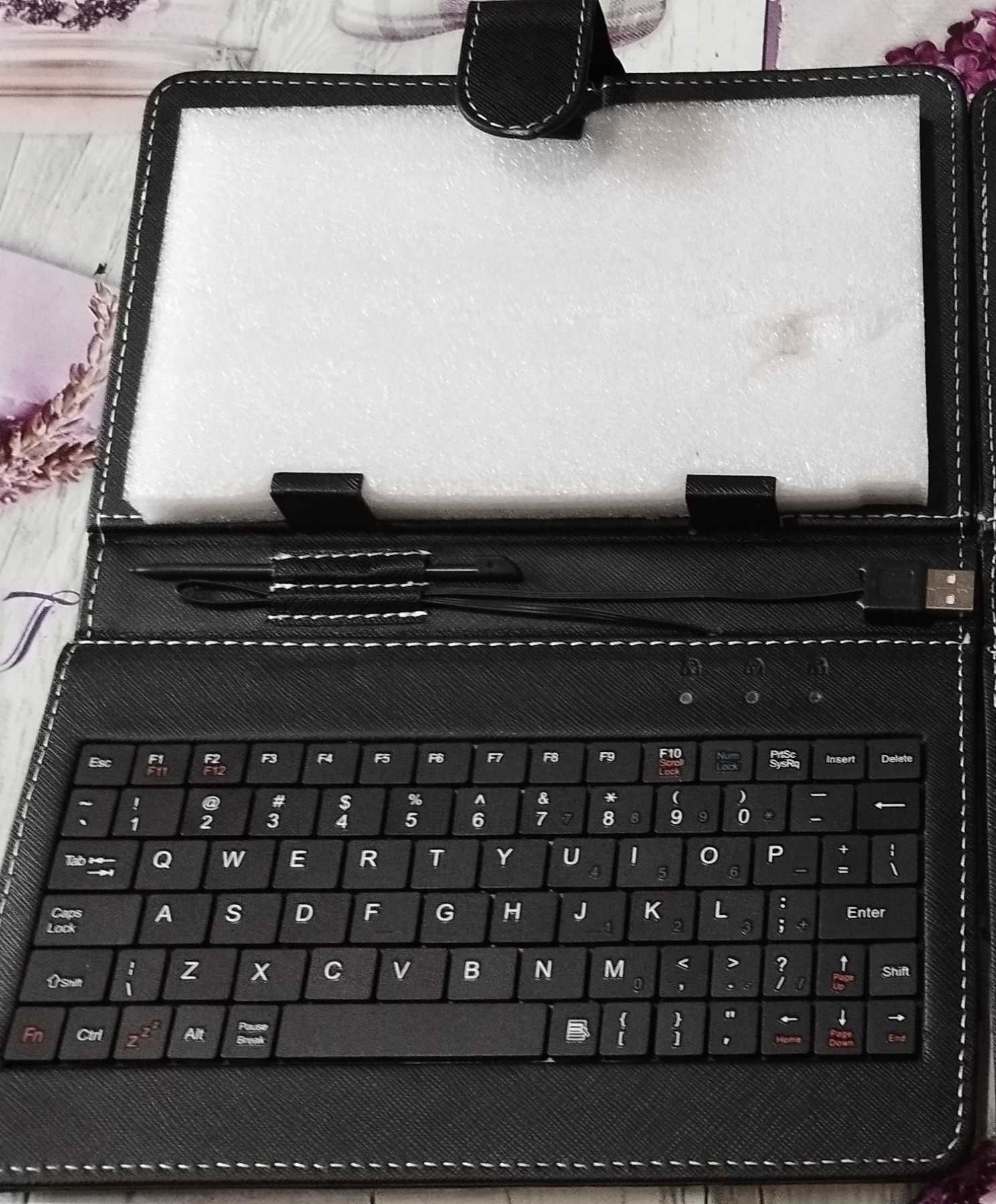 Чехол клавиатура для планшета 7" EN Черный