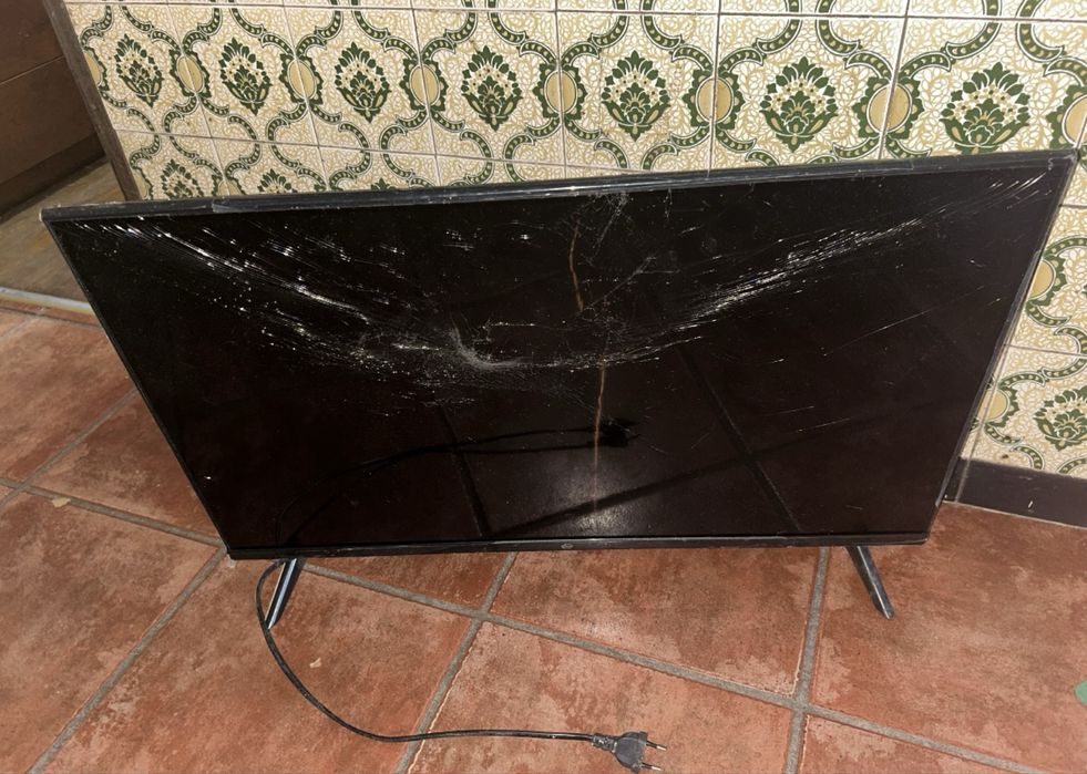 Televisão Smart ecra partido