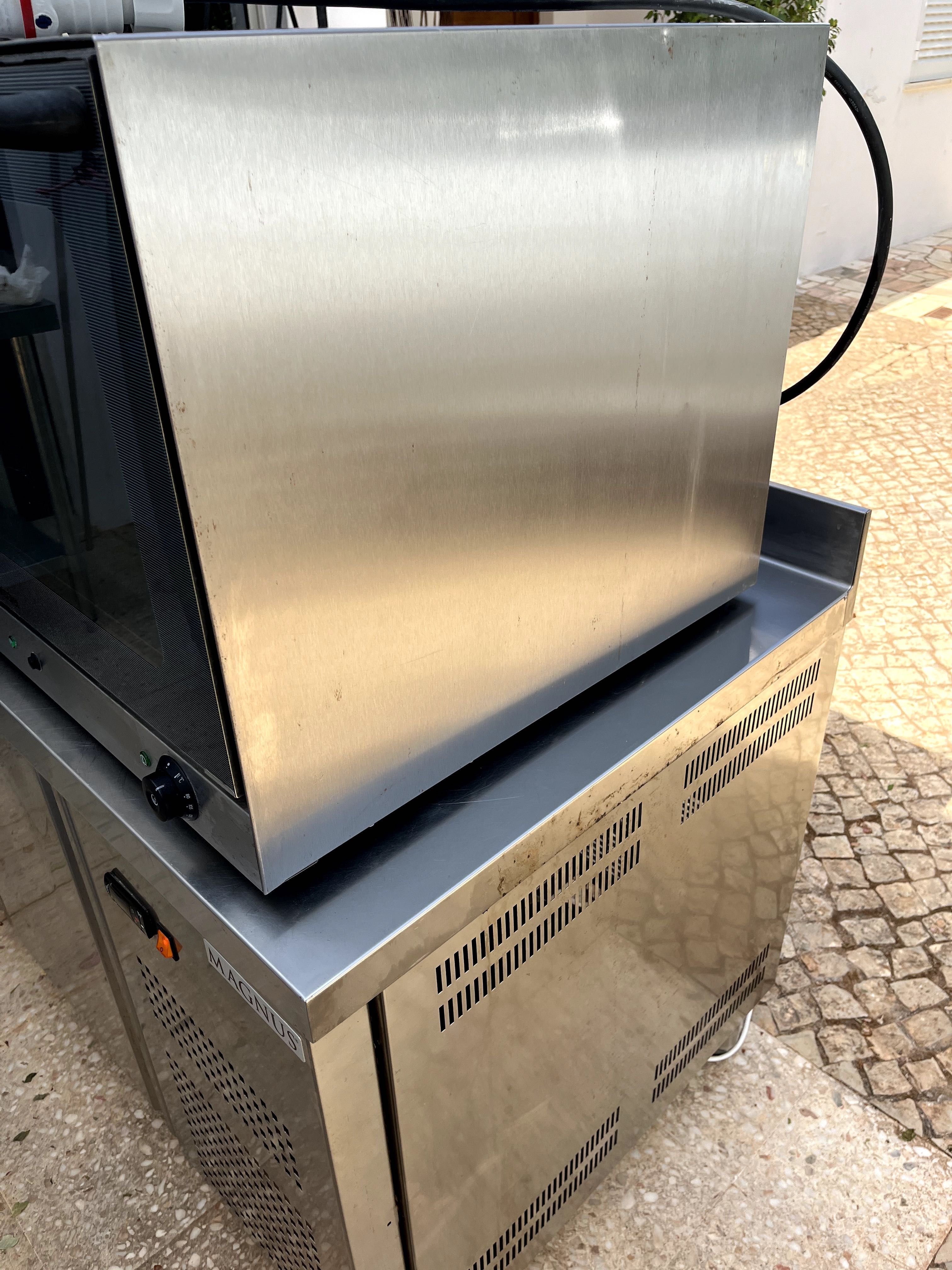 Forno de Convecção AT 400 com função de humidificação