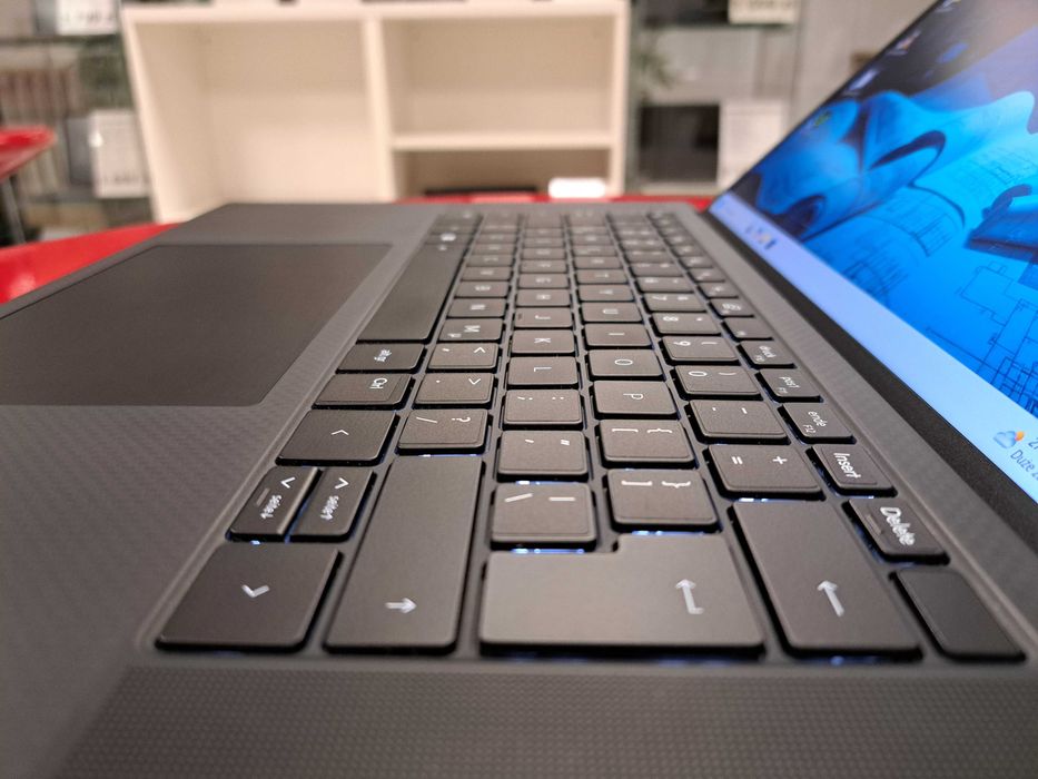 Mobilna Stacja Robocza Dell Precision 5560 i9-11950h 64GB 1TB NVIDIA