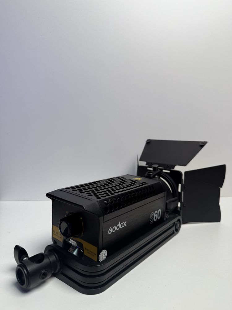 Постійне світло Godox s60
