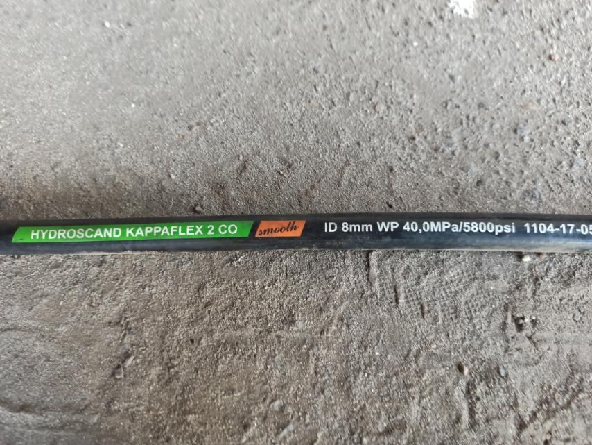 Шланг гидравлический высокого давления 8 мм.