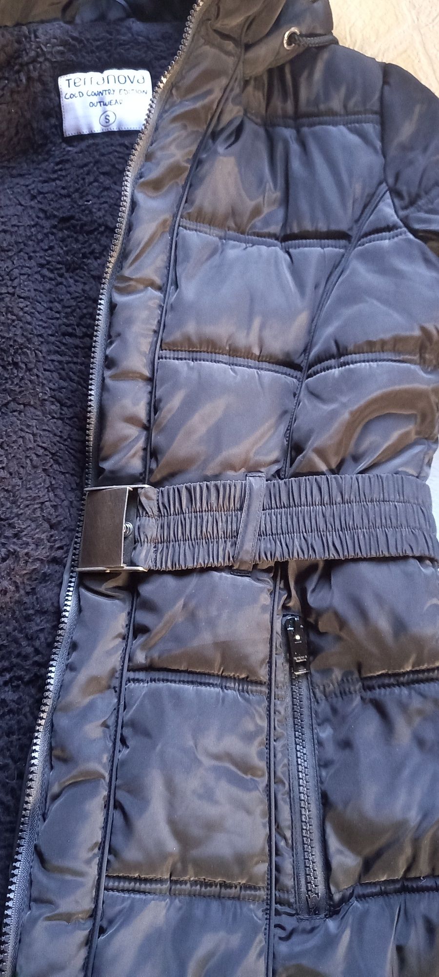 Продам куртку жіноча S(44) Terranova на флісі