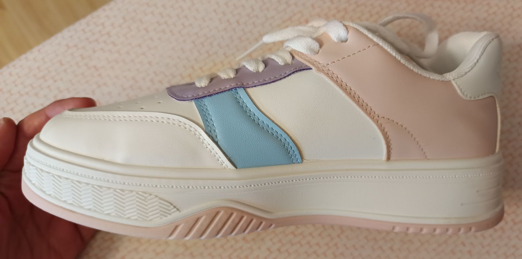 Sneakersy damskie na grubej podeszwie, rozmiar 40