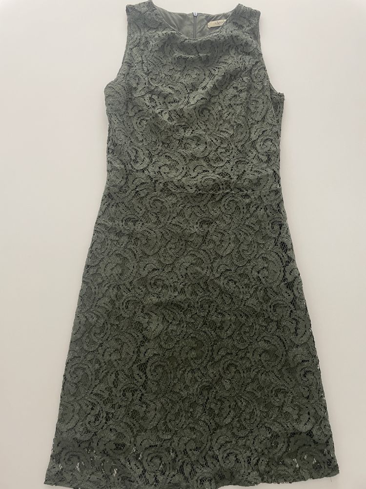 Vestido lindo em verde tropa, tamanho S marca No-nà