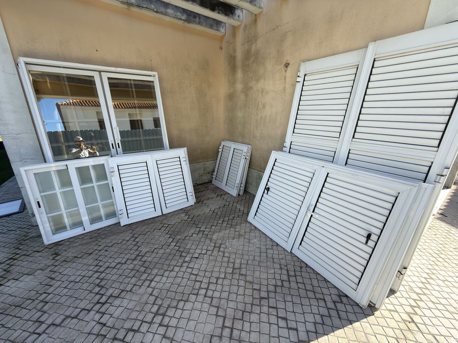 Janelas e portadas aluminio Branco