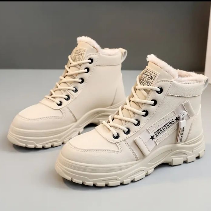 Продам чоботи жіночі. 38 розмір