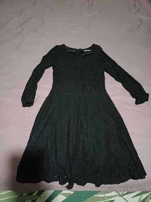 Czarna, koronkowa sukienka damska rozmiar 36