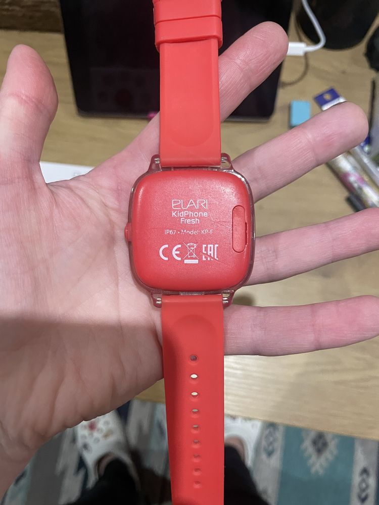 Дитячий смарт-годинник з GPS Elari KidPhone Fresh Red