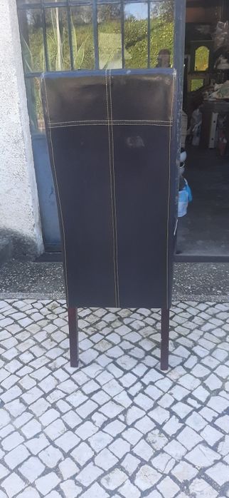 20   Cadeiras de sala