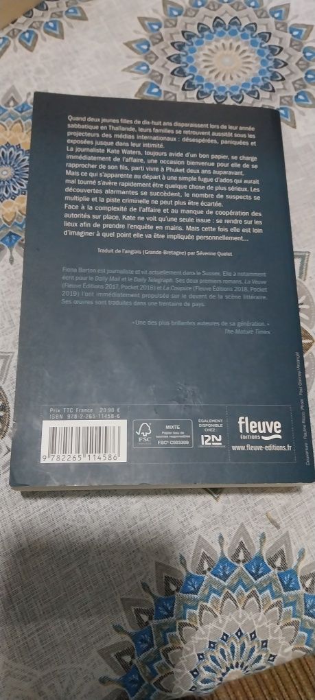 Le Suspect. Portes incluídos.