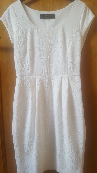 Sukienka damska kremowa ecru Reserved