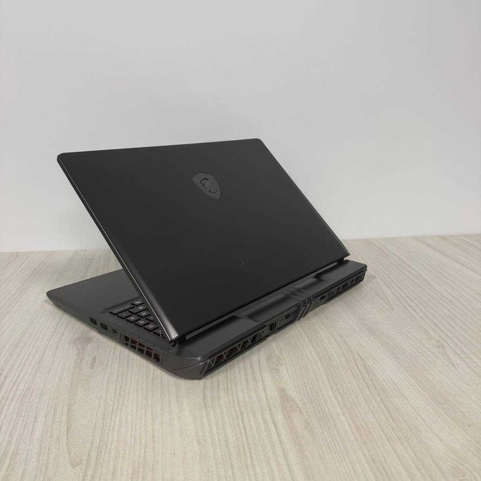 MSI Vector GP68HX 12VH  144Hz i9-12900HX 32GB SSD 1TB  RTX 4080
