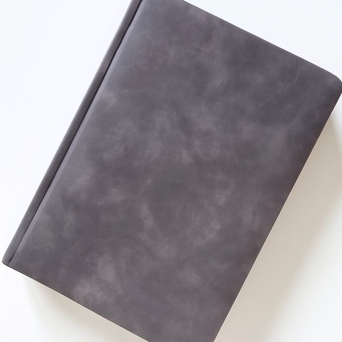 Kalendarz książkowy dzienny szary tygodniowy dzienny twarda okładka