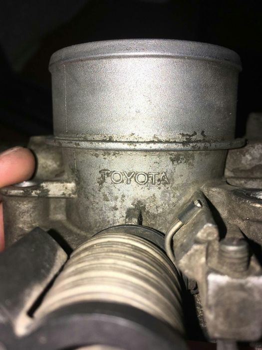 Дроссельная заслонка Toyota Corolla e120