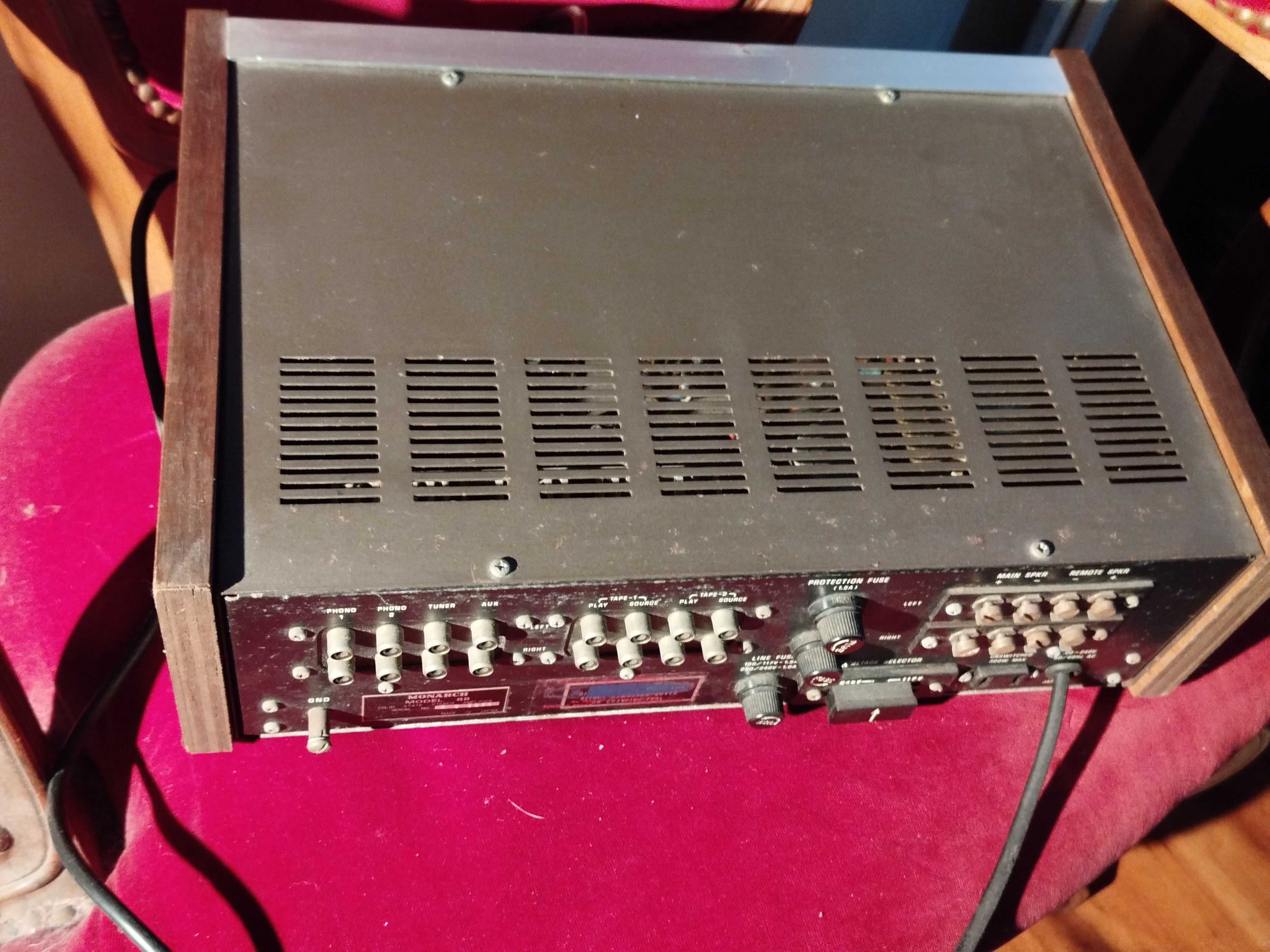 Amplificador stereo Monarch série 8 modelo 88 anos 60  made in Japão