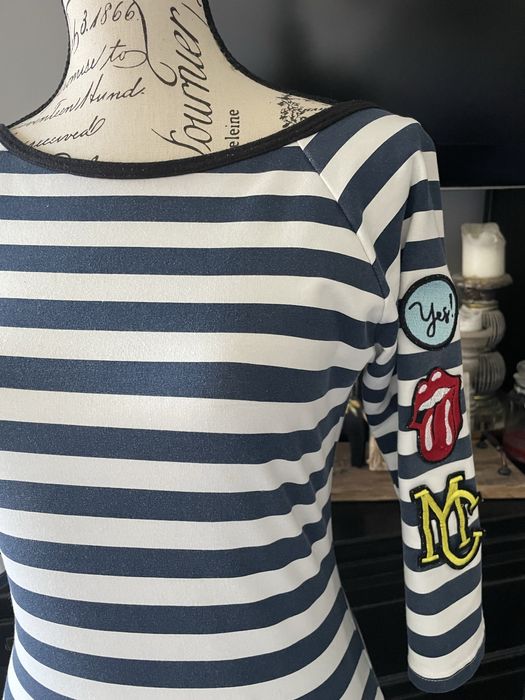 Sukienka midi w paski S naszywki dekolt na plecach