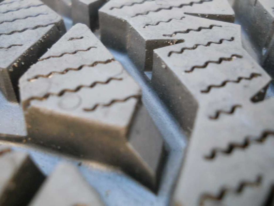 Opony zimowe 215/60R16 XL NOKIAN 4x8,5mm JAK NOWE DEMO + MONTAŻ GRATIS