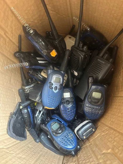 Робочі рації. Корпуси, антени рацій, зарядки, акумулятори