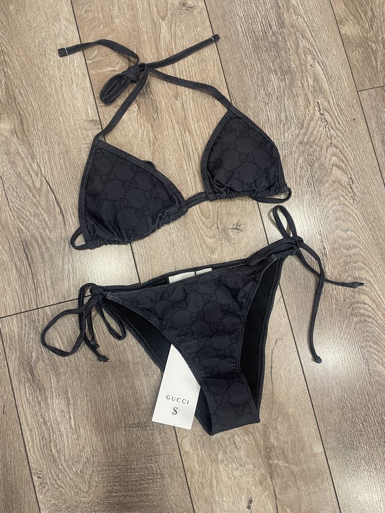 Жіночий чорний купальник Gucci