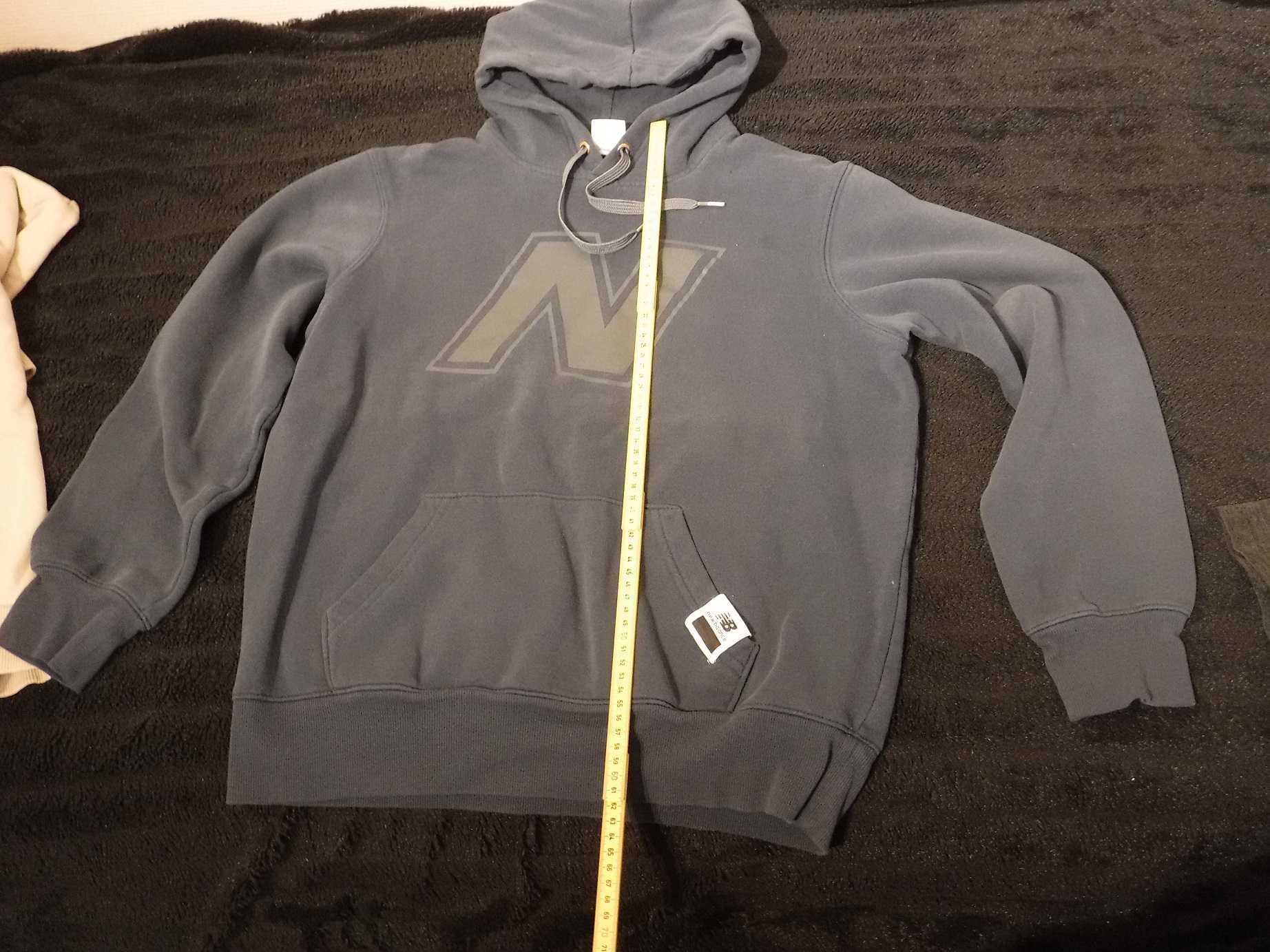 Komplet dla nastolatka 2 bluzy Nike , New Balance  z koszulką Asis