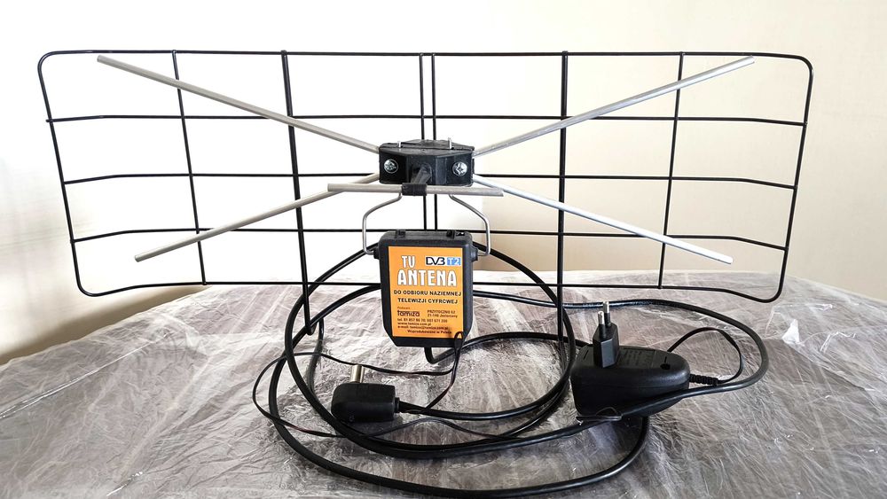 Antena DVB-T ze wzmacniaczem