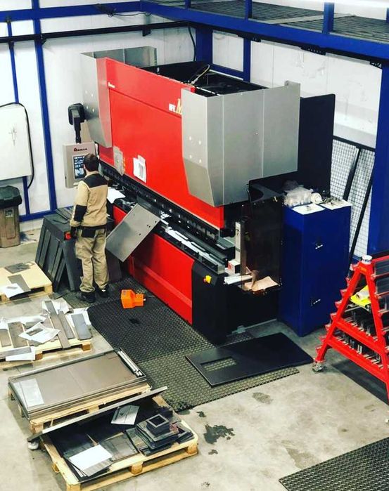 Лазерна різка та гнуття металу. Лазерная резка и гибка метала.