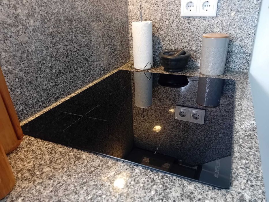 Placa de Indução Preta para encastre 60cm Jocel JPI4EI009333