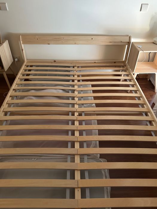 Cama 140x200 com estrado