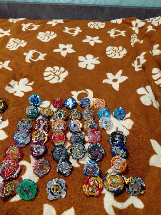 Продам волчки Beyblade