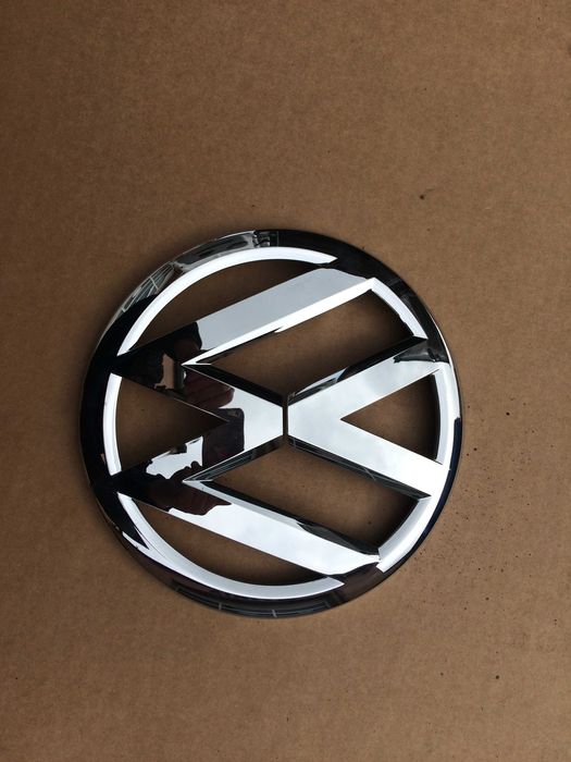 Znaczek Emblemat w grill Volkswagen Vw Crafter II, T6.1