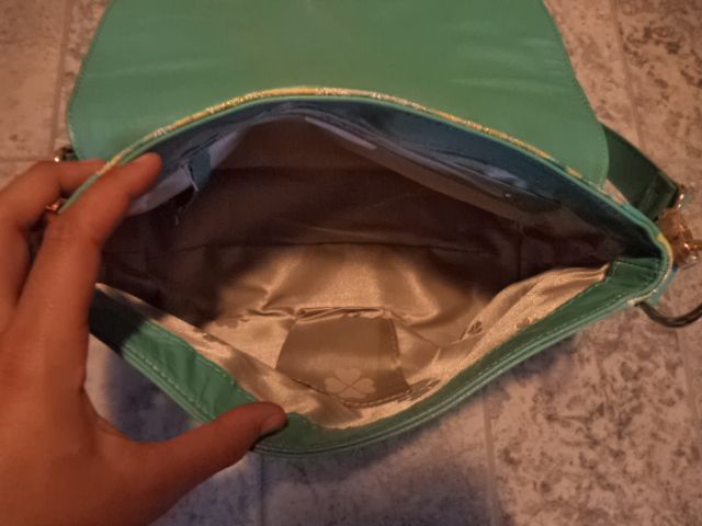 carteira da marca Charles muito bonita