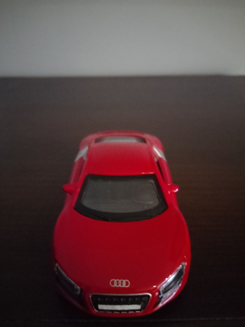 Audi R8 skala 1/43