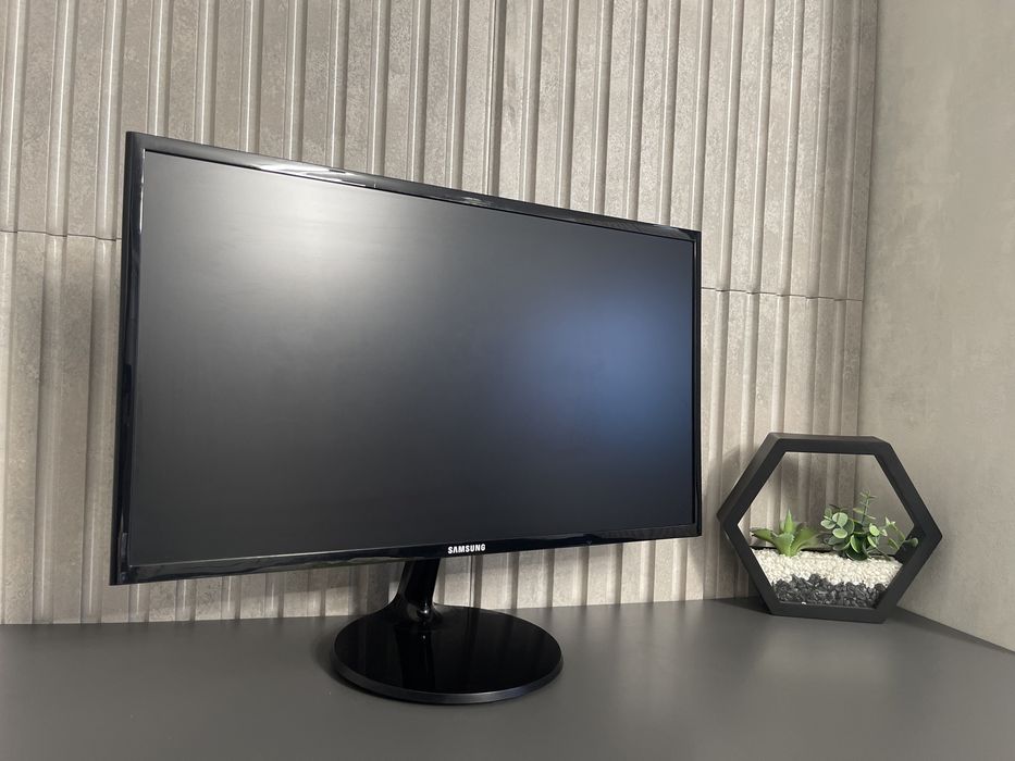 Стильний Монітор Samsung 24F350F HDMI full hd