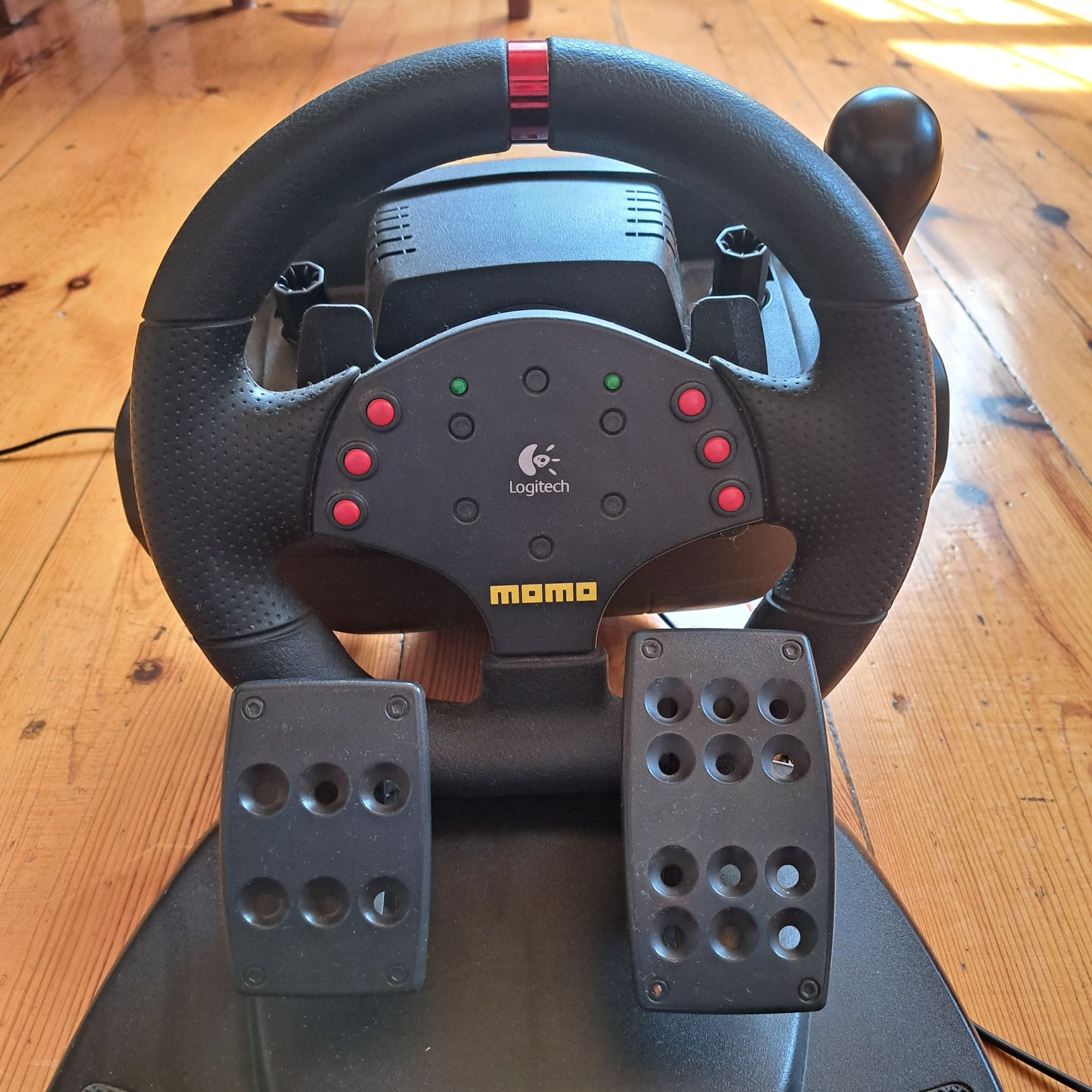 Kierownica Logitech Momo Racing Force