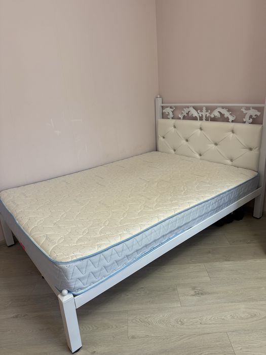 Продам полуторную кровать