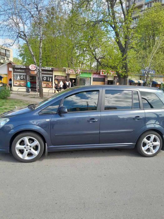 Продам свой семейный автомобиль в очень хорошем состоянии