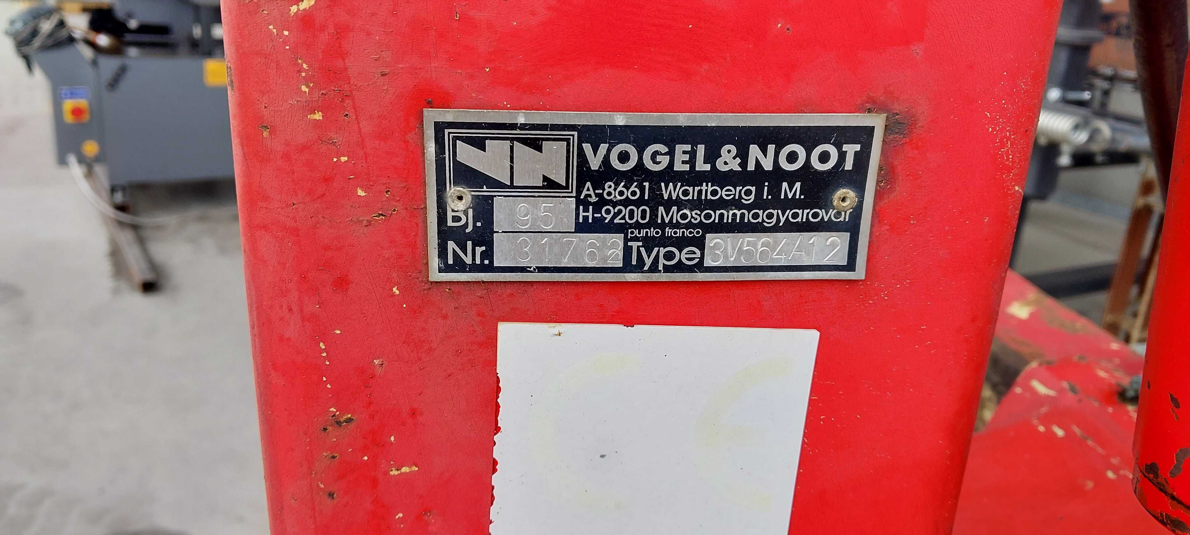 Pług obrotowy 4 skibowy z przedpłóżkami Non-Stop resor Vogel Noot
