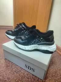 Buty damskie sportowe nowe r.38