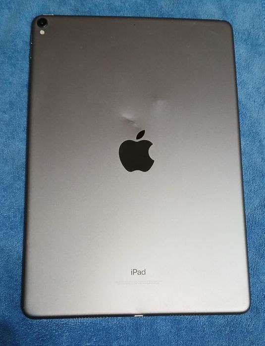 iPad pro 10.5  64 gb