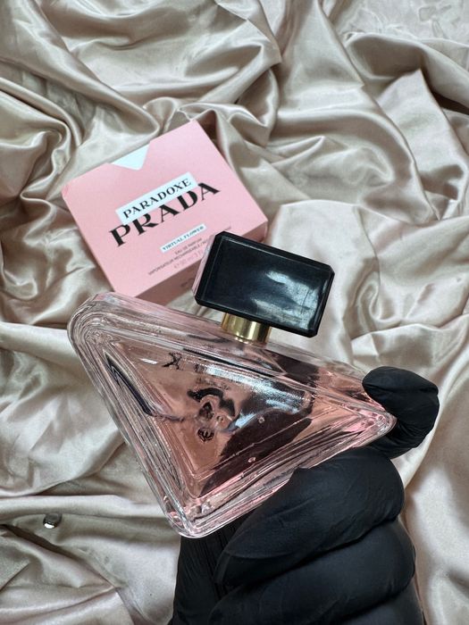 Perfum: Prada Paradoxe Virtual Flower