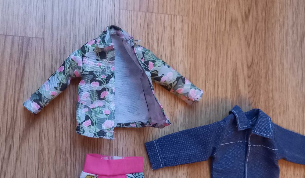 Zestaw ubranek retro dla lalki Barbie
