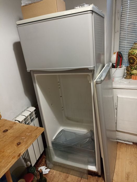 Холодильник Snaige FR 240