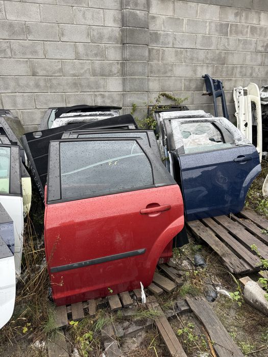 Форд Фокус 1 запчастини авторозборка ford focus mk1