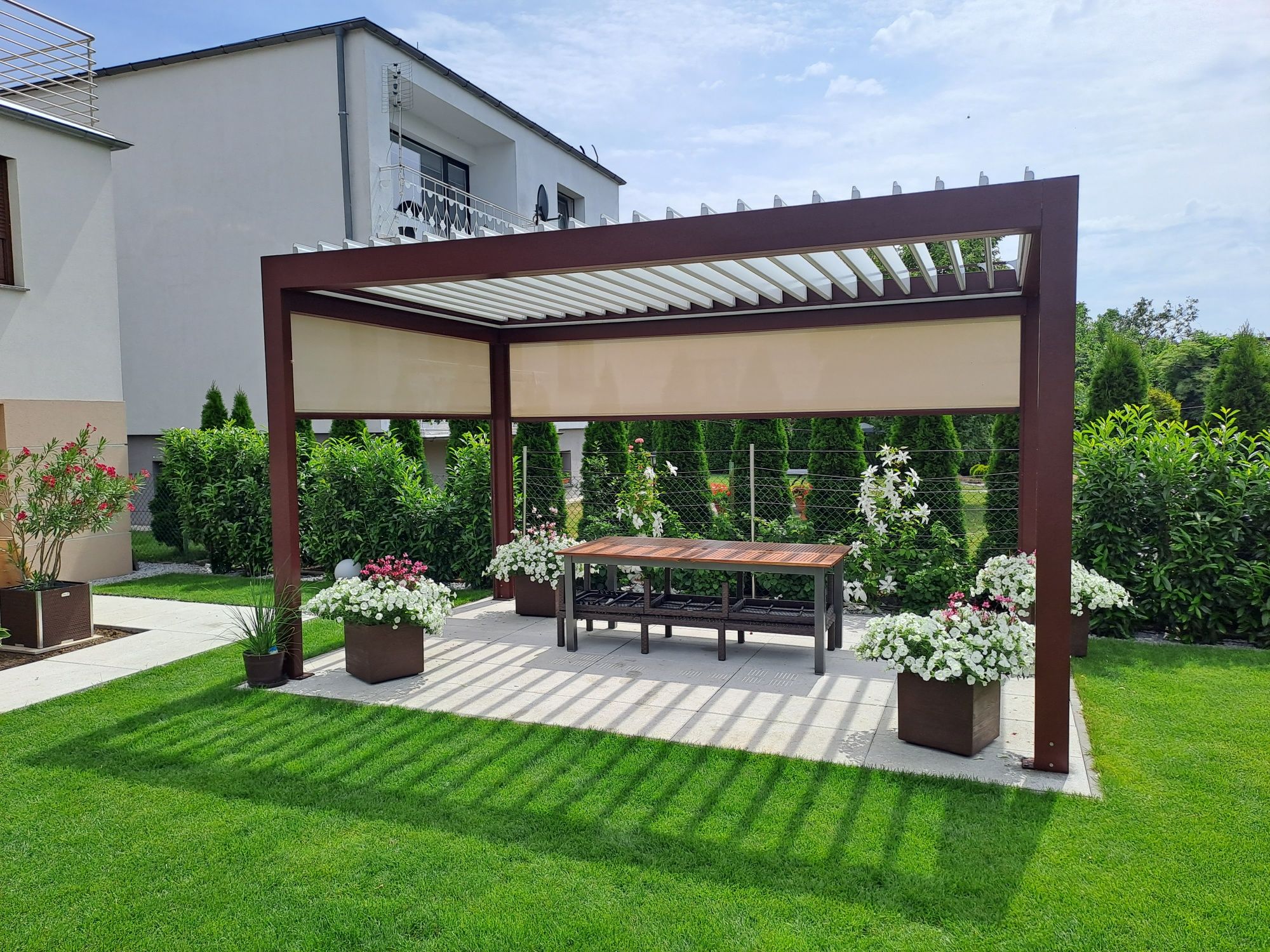 Żaluzje fasadowe z90 c80 pergola aluminiowa