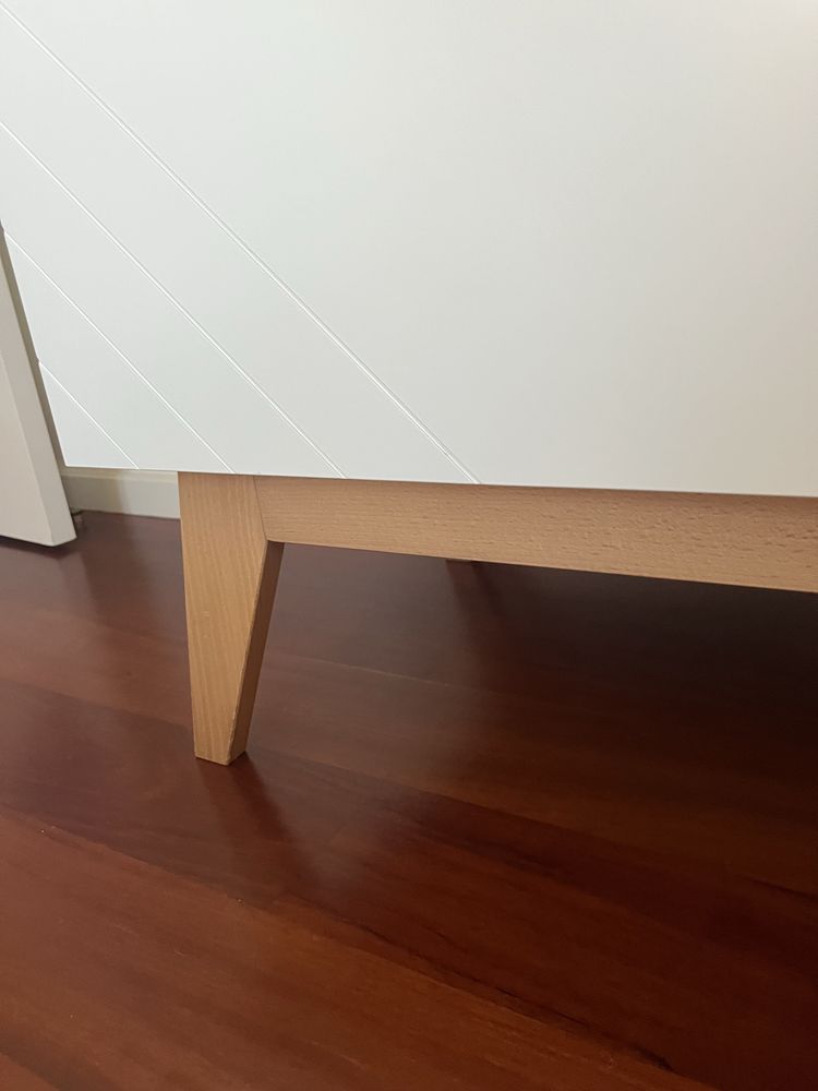 Comoda da marca Trama