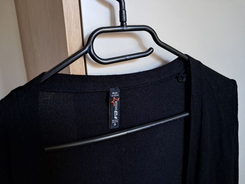 Sweterek damski czarny wiązany rozmiar S New Yorker Amisu