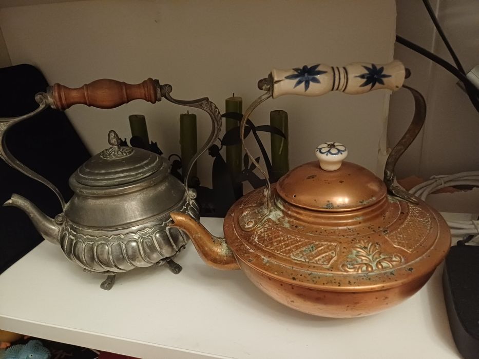 Conjunto de chaleiras antigas